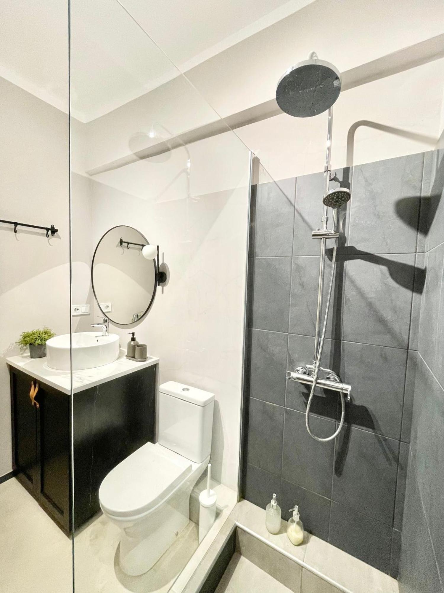 Comfy And Spacious Two Bedroom Apartment With Balcony Афіни Екстер'єр фото