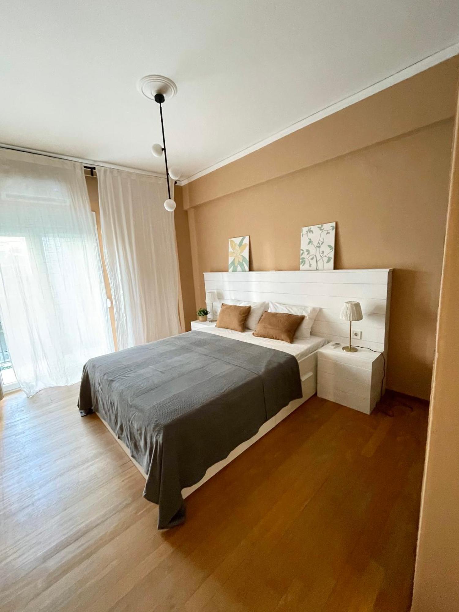 Comfy And Spacious Two Bedroom Apartment With Balcony Афіни Екстер'єр фото