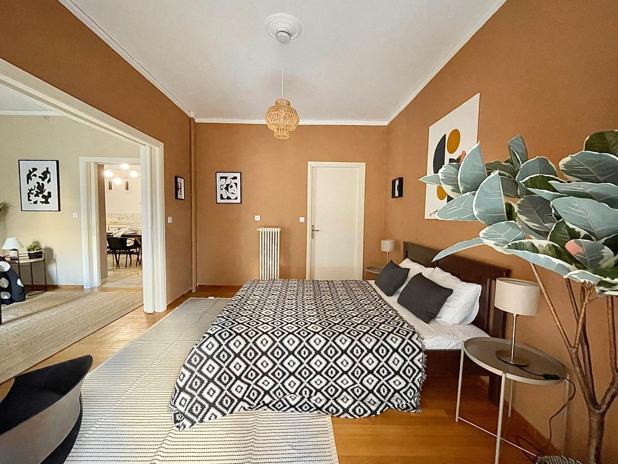 Comfy And Spacious Two Bedroom Apartment With Balcony Афіни Екстер'єр фото
